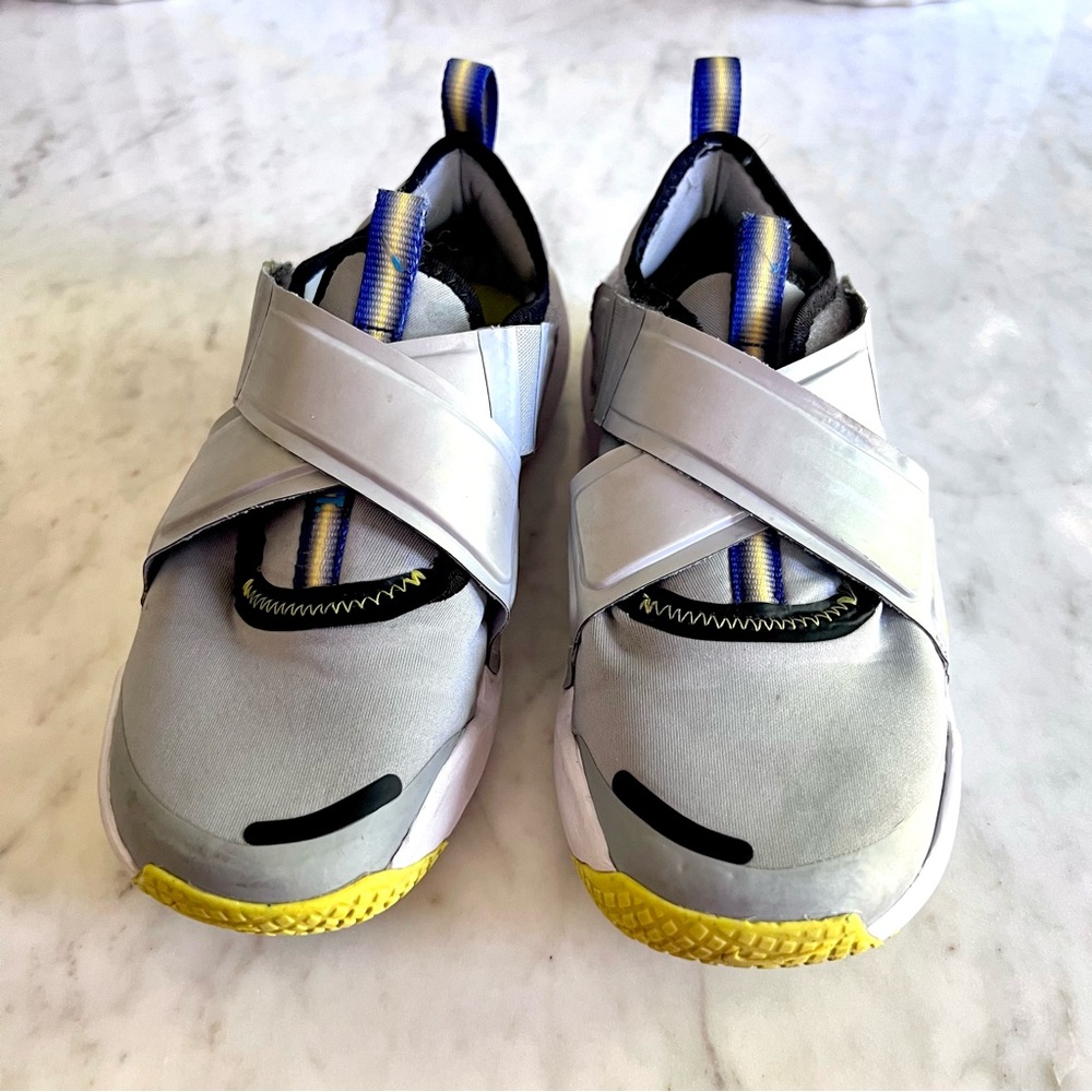 Kids’ Nike Flex Advance Sneakers - Size 2.5Y